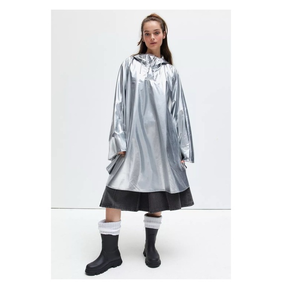 ❤️Sold❤️ RAINS Unisex Mirror Waterproof Cape Rain Jacket - Picture 3 of 14